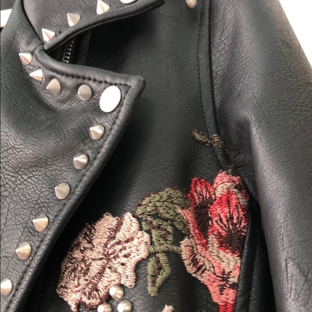 BLANK NYC EMBROIDERED STUDDED FAUX LEATHER JACKET - Picture 4 of 8